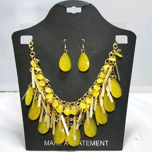 Bijou Yellow statement necklace with fish hook earrings